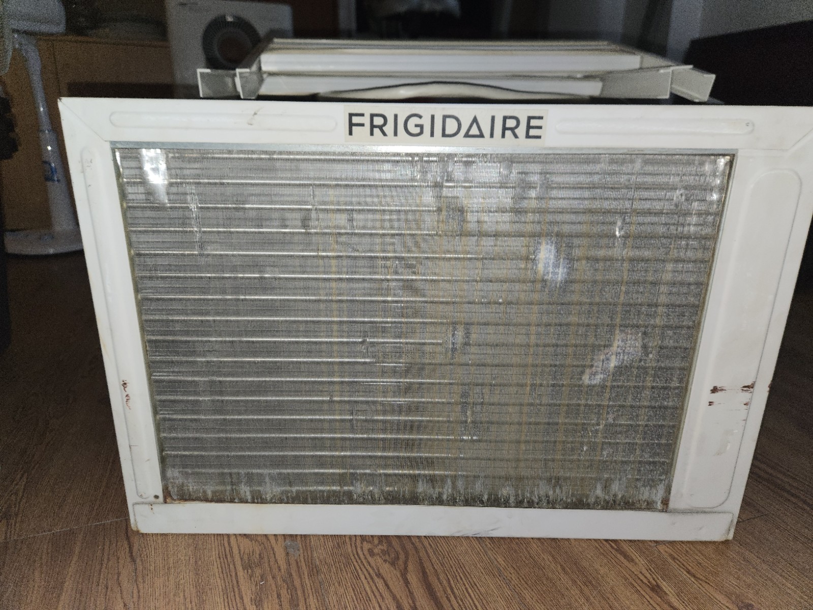 Frigidaire FRA124ZU1 12,000 BTU 115V Window AC White Remote, Timer Sleep