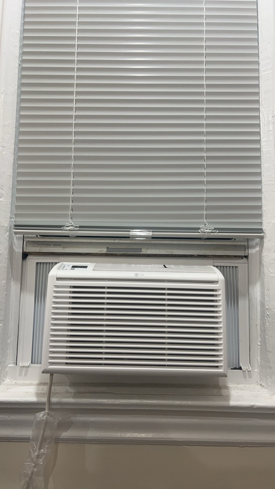 LG 6000 BTU Window Air Conditioner with Remote Control