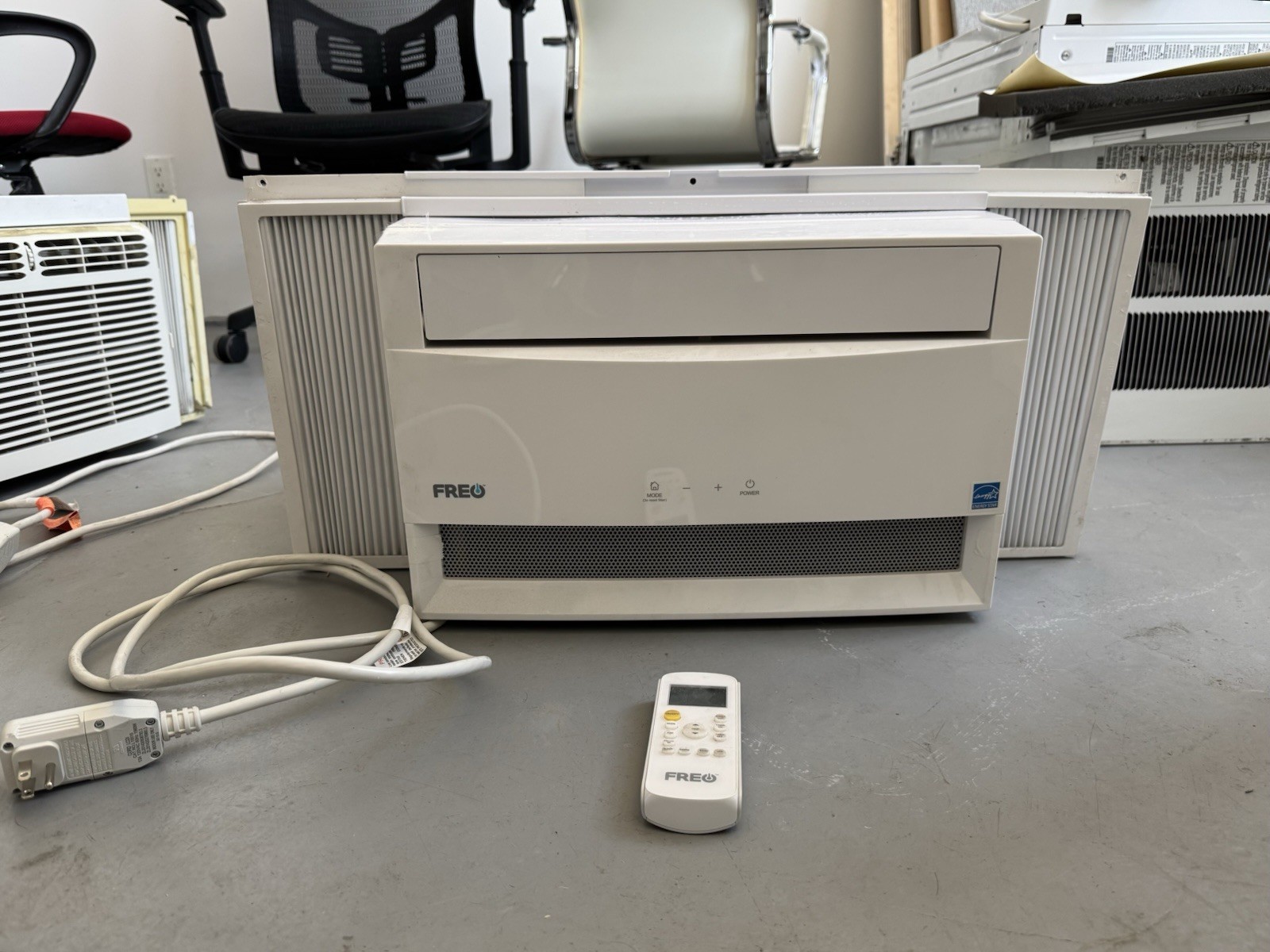 Freonic 8,000 BTU Window AC & Dehumidifier with Remote, Cools 325 Sq Ft