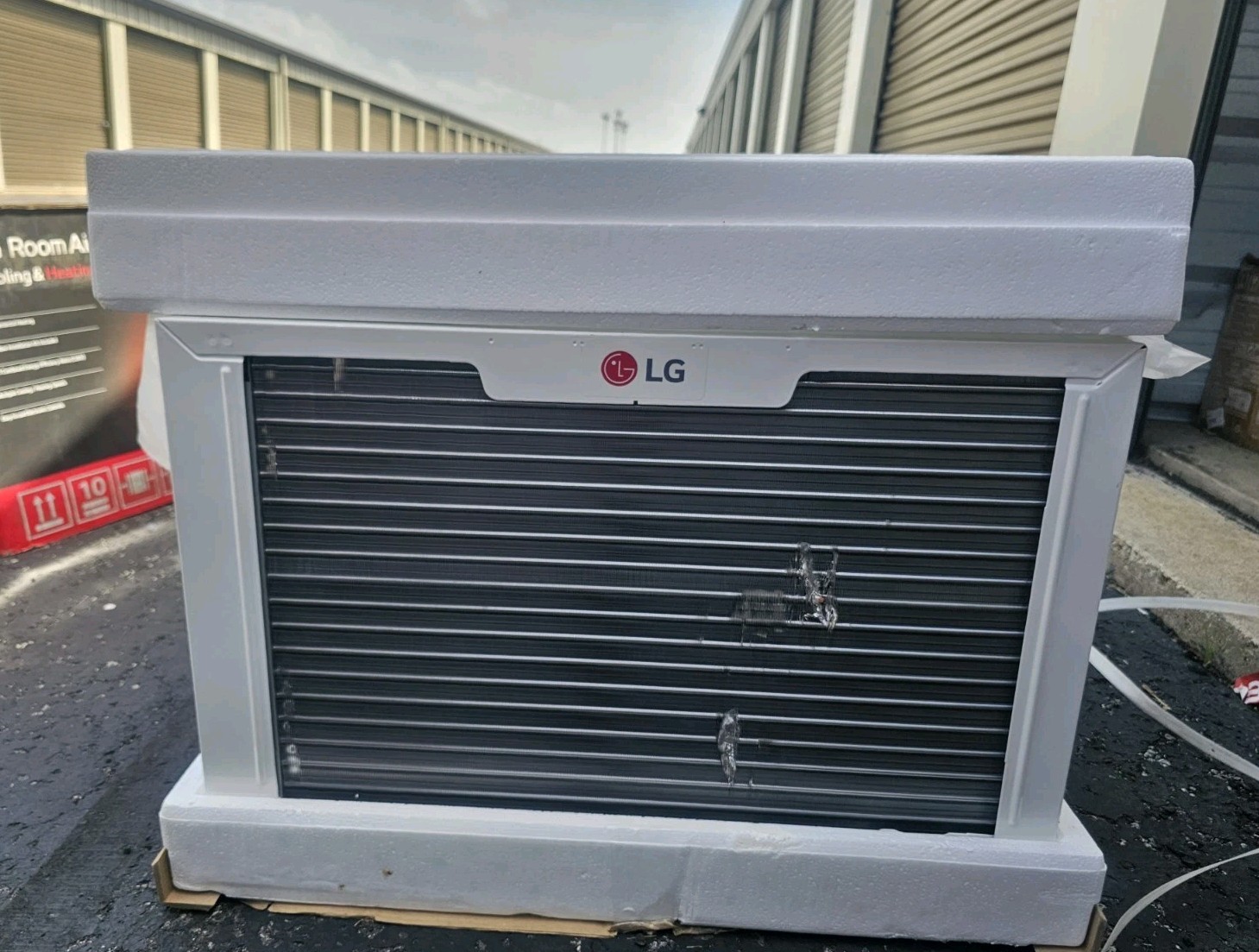 LG New 18,000 BTU 1000 sq ft Window Air Conditioner with 12,000 BTU Heat, White,