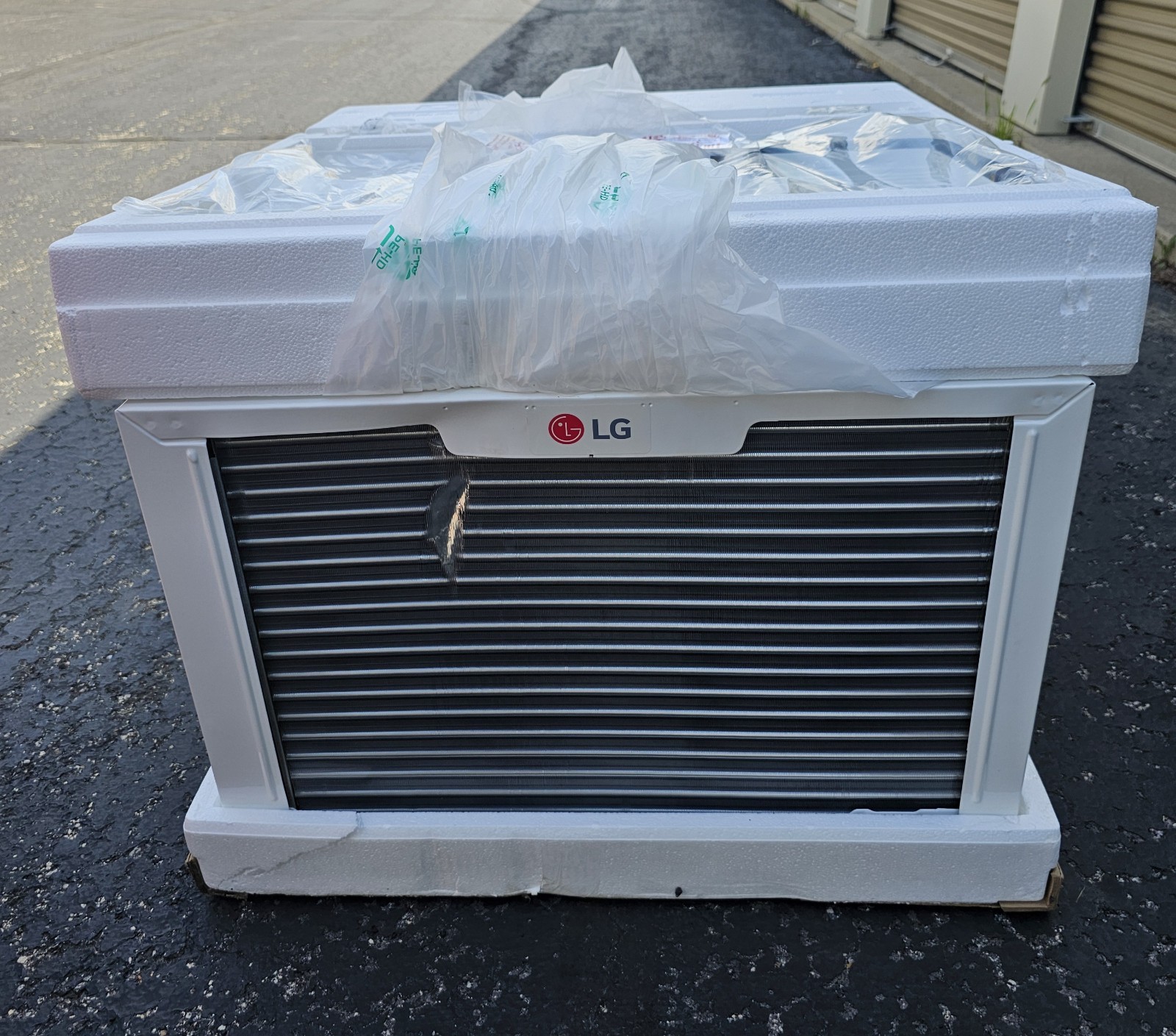 LG 23,000 BTU Window Air Conditioner Cooling & Heating LW2423HR 1400 Sq Ft Read