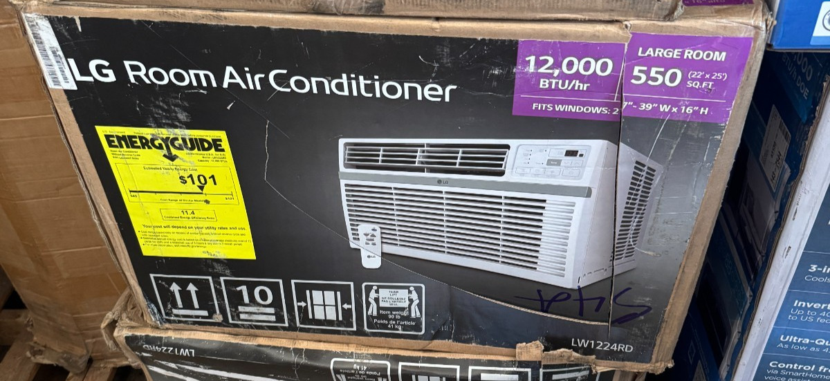 LG 12,000 BTU 115-Volt Window Air Conditioner Cools 700 SqFt., LW1224RD