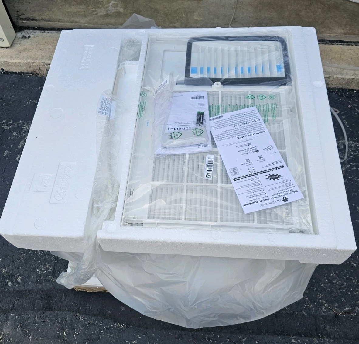 LG New 18,000 BTU 1000 sq ft Window Air Conditioner with 12,000 BTU Heat, White,