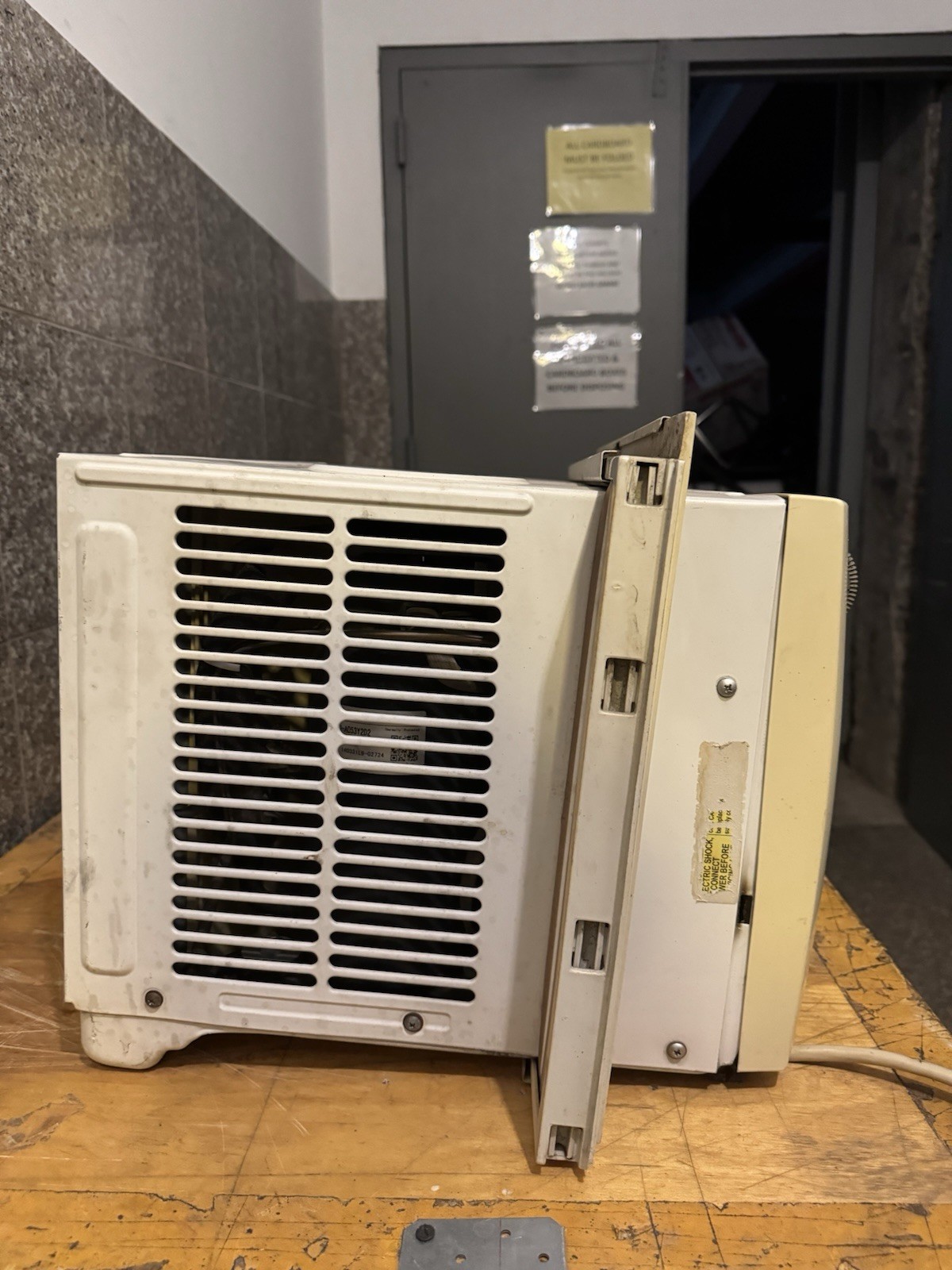 Frigidaire 6000 BTU Window Air Conditioner, 250 Sq Ft Compact Room Home AC Unit