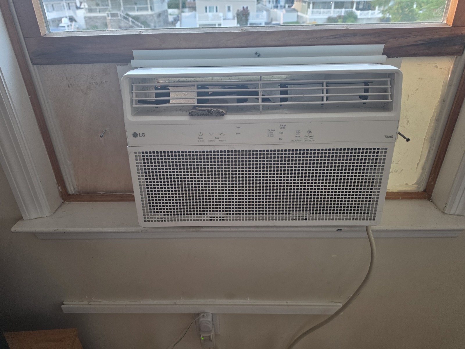 LG 8000 BTU Window Air Conditioner LW8017ERSM1