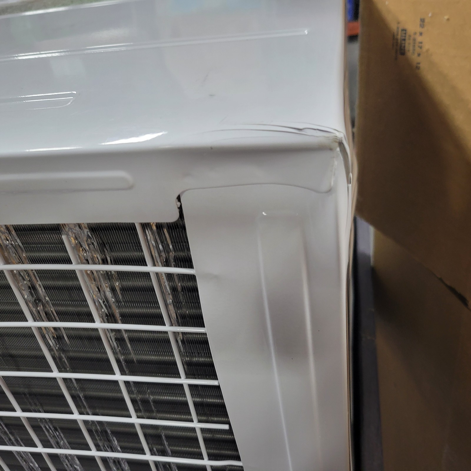 Frigidaire 23000 BTU Cool & 16000BTU Heat 230V Window Air Conditioner FHWE232WB2