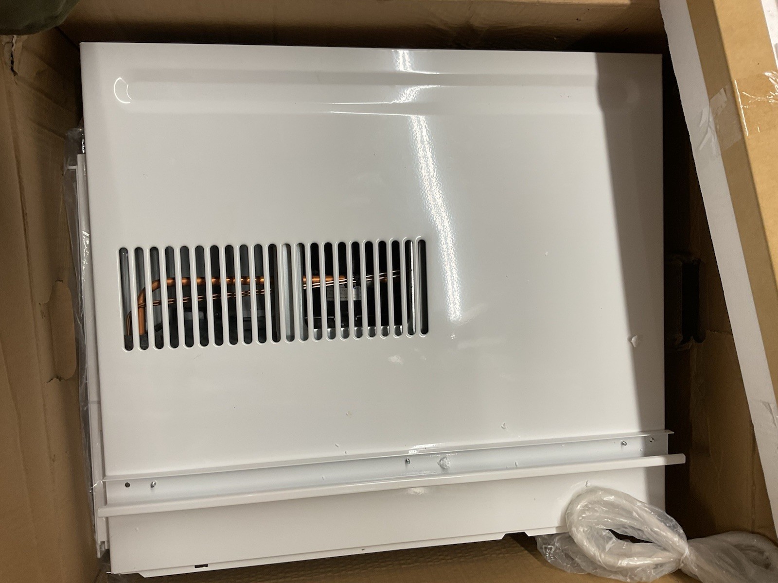 🎁 LG LW1823HR 12,200 BTU Window AC W/Heat, 570 Sq.FT LARGE ROOM 🆕OPEN BOX