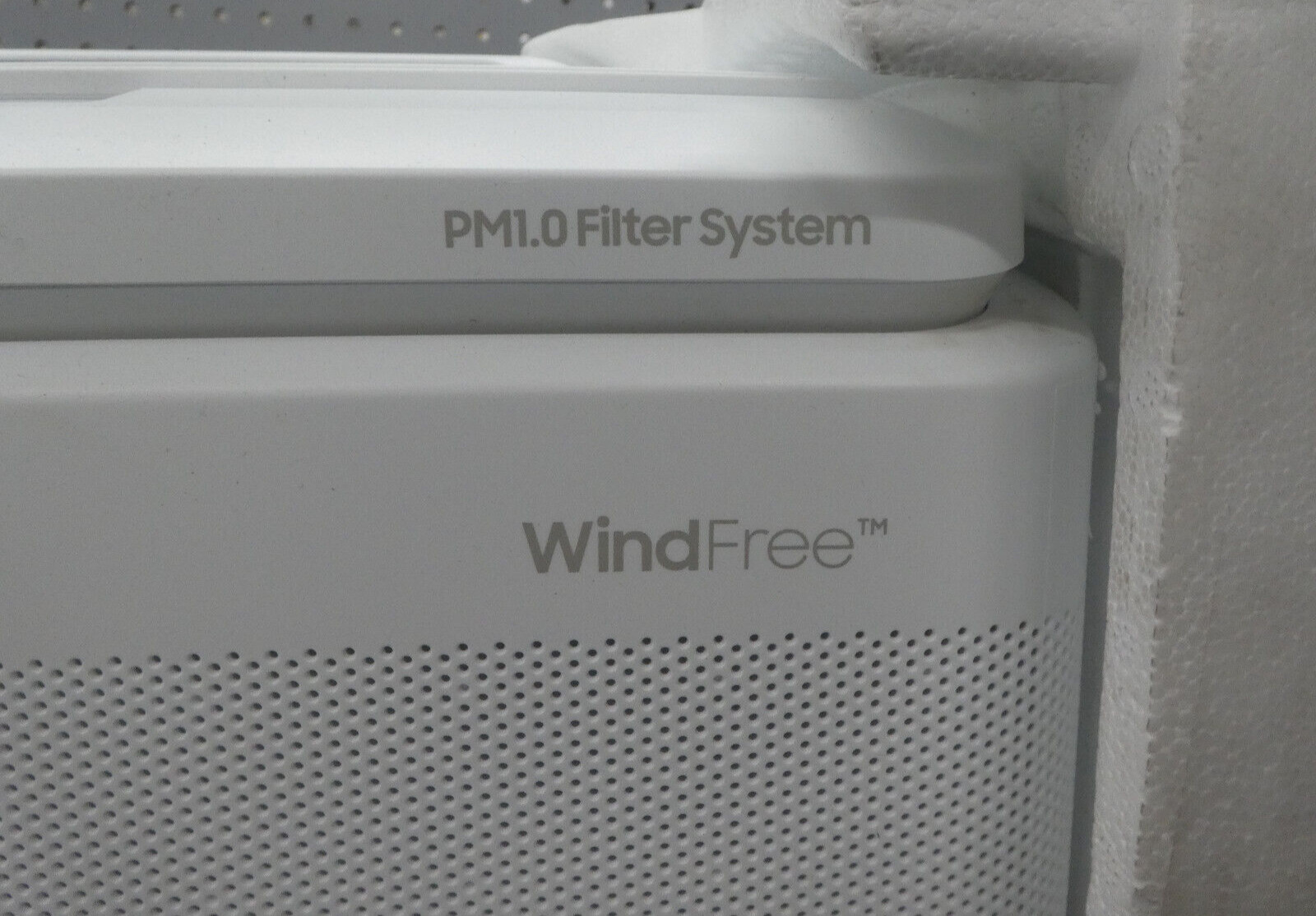 Samsung RNX24APD 24,000 BTU WindFree IAQ Indoor Wall-Mounted Unit IMPERFECTION