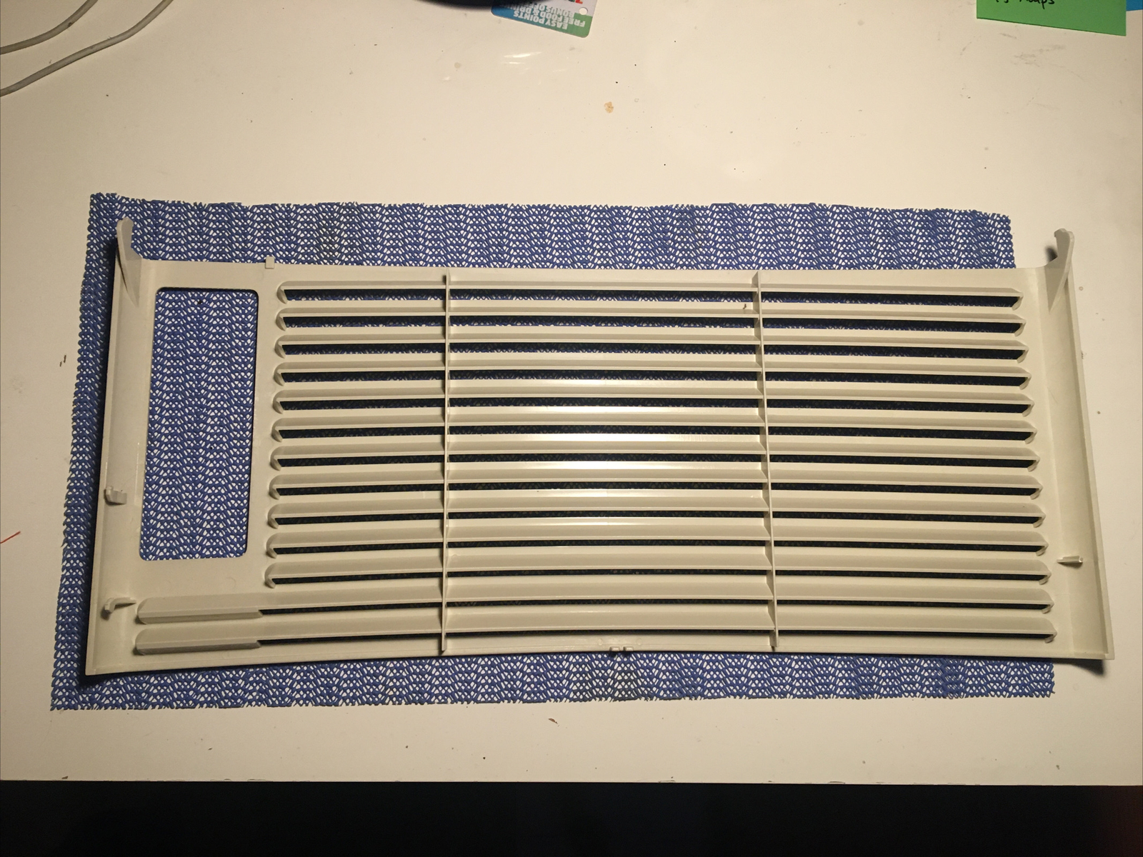 Frigidaire Model: FAS087P7A6 Front Panel air Grillle 471×196