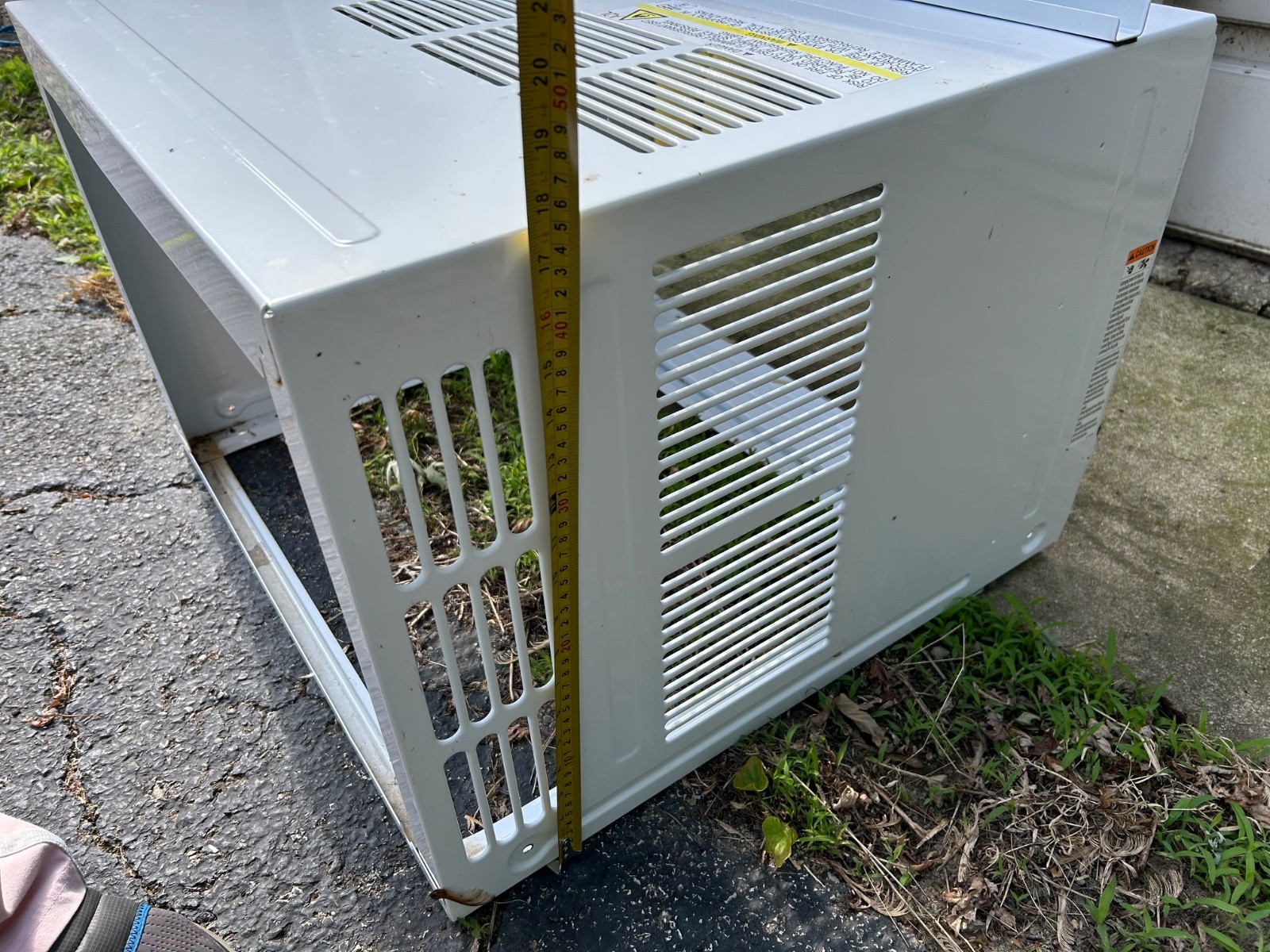 23,500/230V Denali Aire window/wall air conditioner. Cools. Will need Freon .