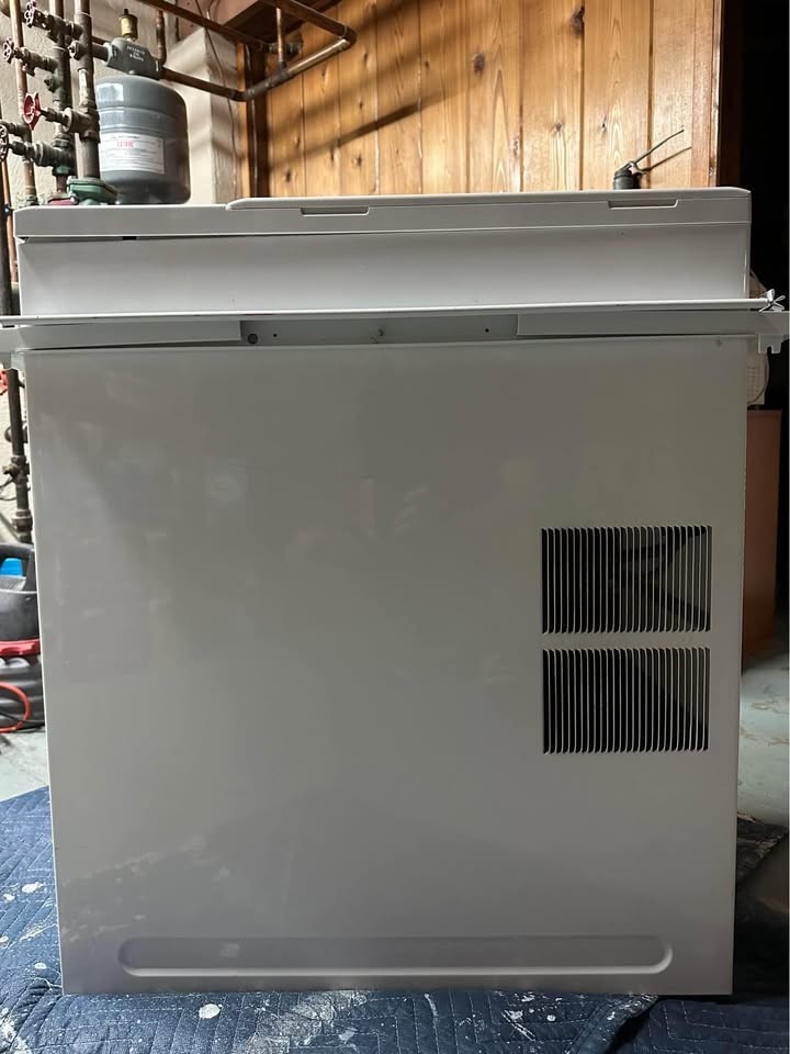 LG LW2416HR 230/208V 23000 BTU Window AC Heater w/ Remote