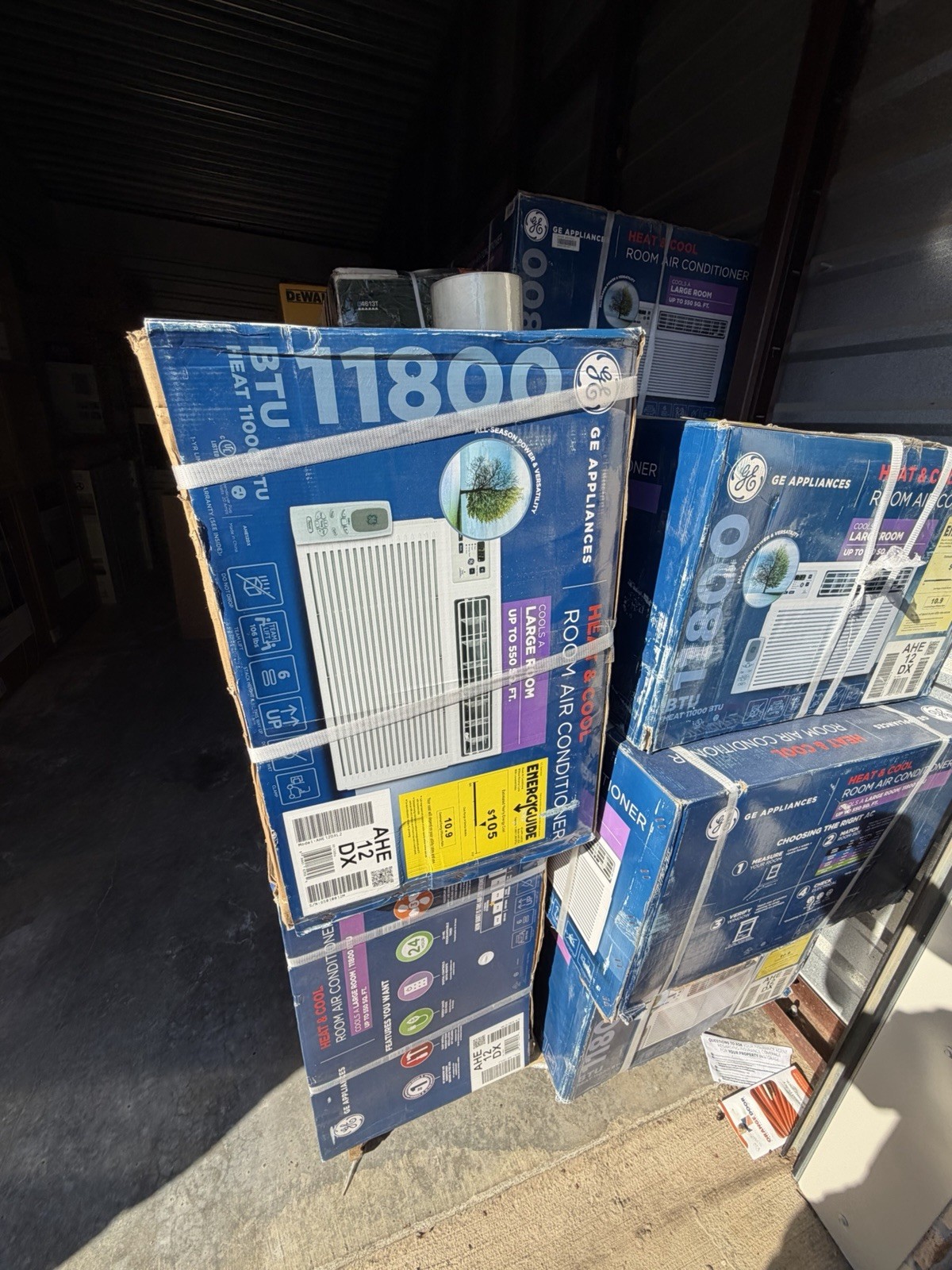 GE 11,800 BTU 230V Window Air Conditioner with Heat & Remote, White Fast Ship ✅✅