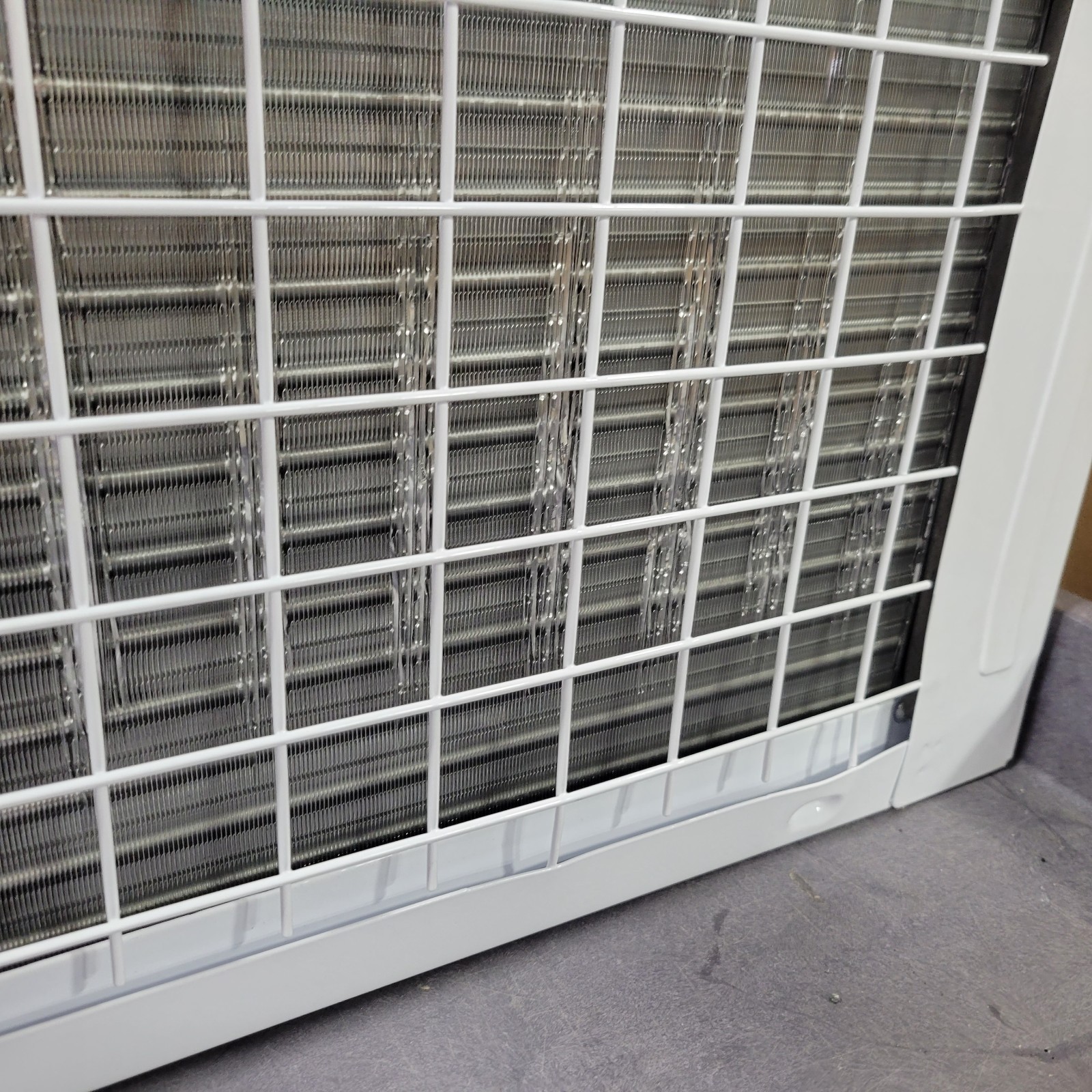 Frigidaire 23000 BTU Cool & 16000BTU Heat 230V Window Air Conditioner FHWE232WB2