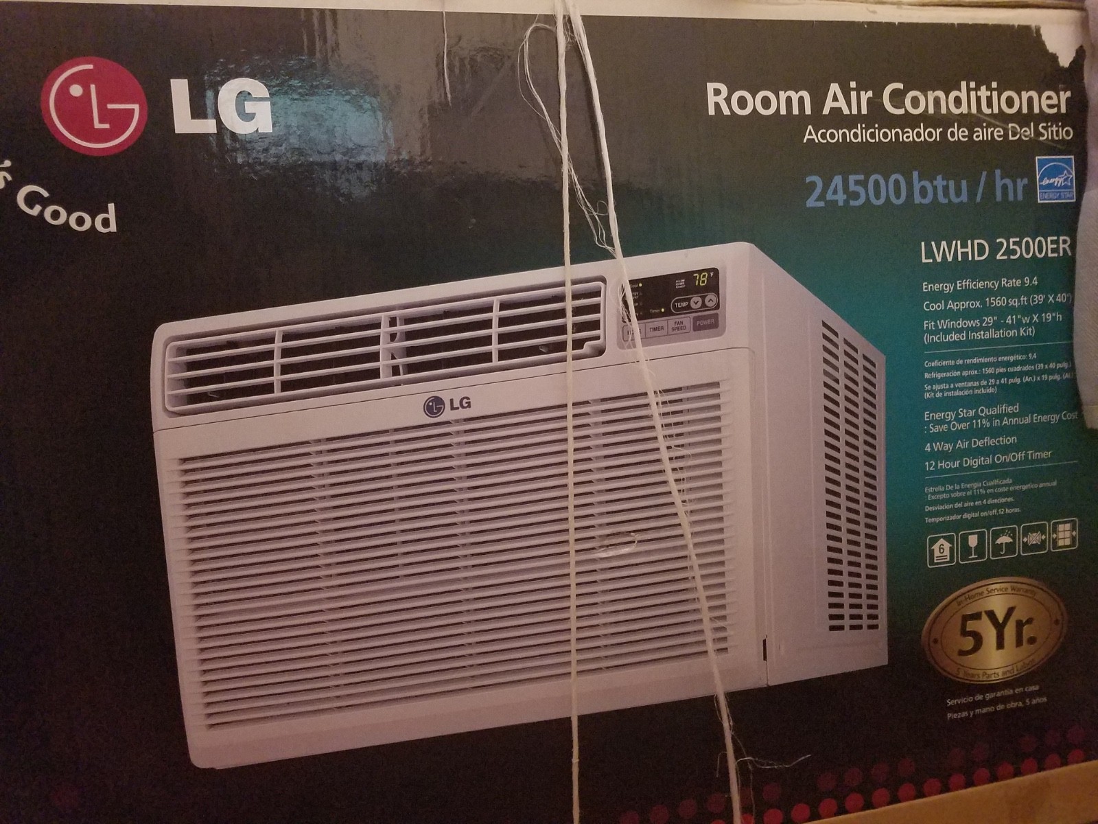 AC / LG 24500 btu, White, Excellent Condition, slightly used.