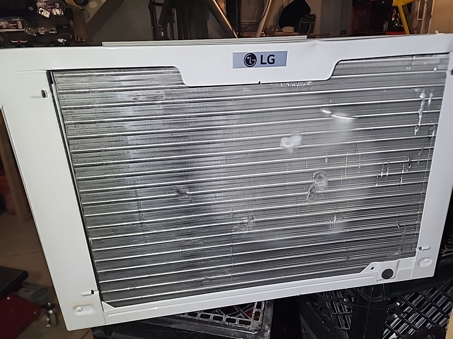 LG LW1816HR 18000 BTU Window Air Conditioner 18,000 BTU Cool 12,000 BTU Heat