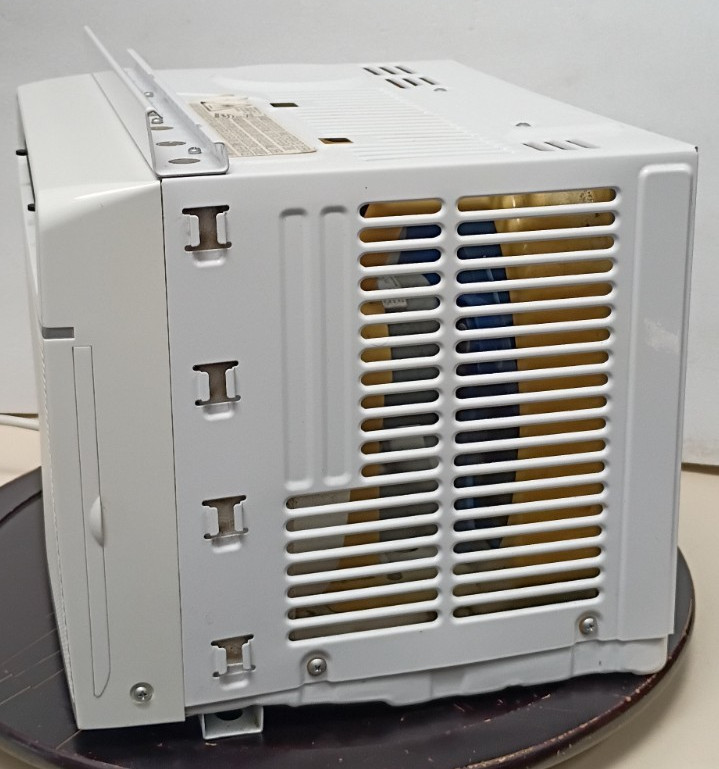 Toshiba 6,000 BTU 115V Window Air Conditioner 250 sq ft w/ Remote RAC-WK0612CRRU