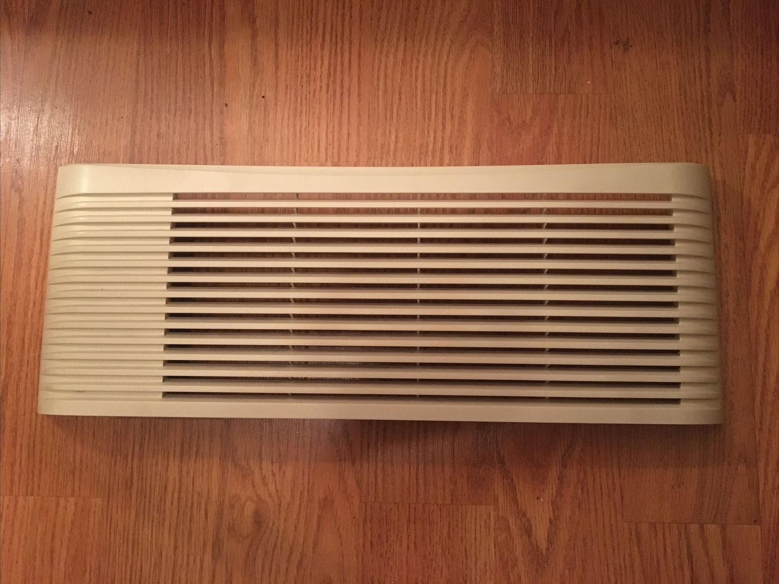 LG ac model: LP6000ER Parts Front panel air grille 29.03 x 3.46 in