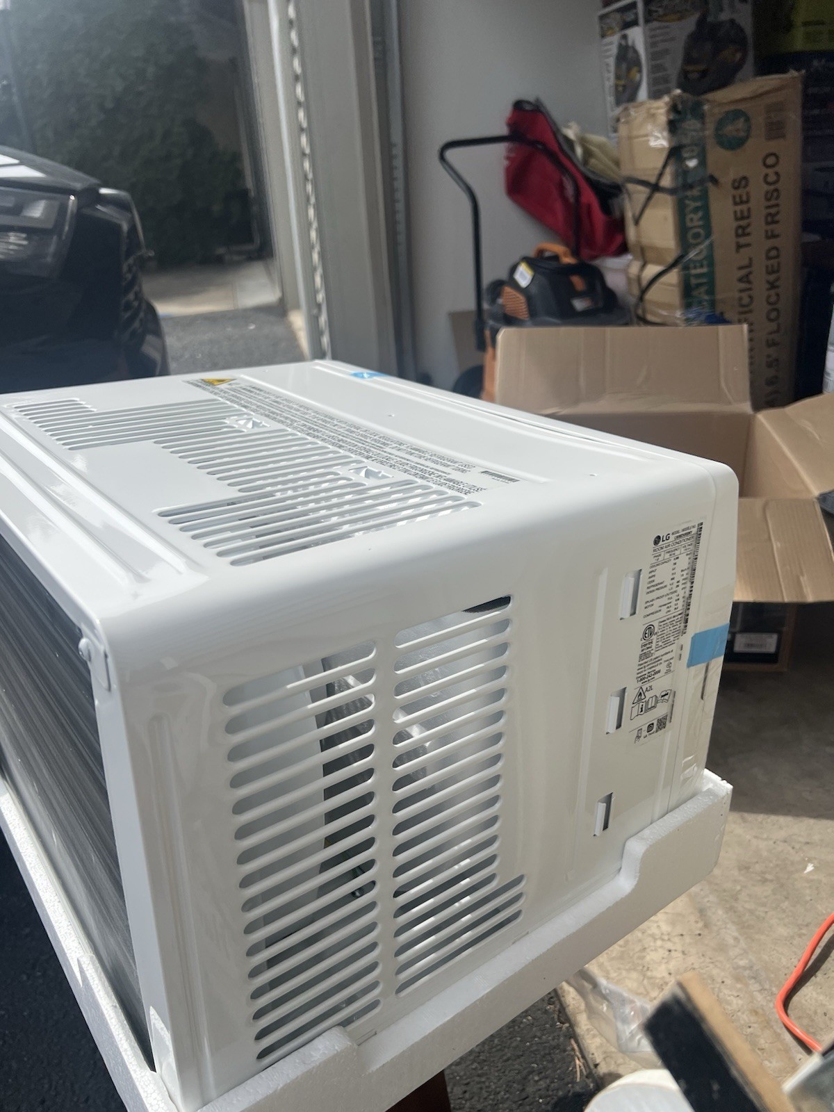 LG 8,000 BTU Window Air Conditioner White Wi-Fi Remote Control 350 sq ft