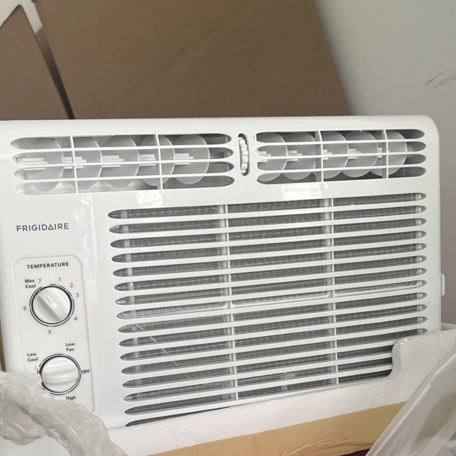 Frigidaire 5,000 BTU Window Air Conditioner White Rotary Knob Control