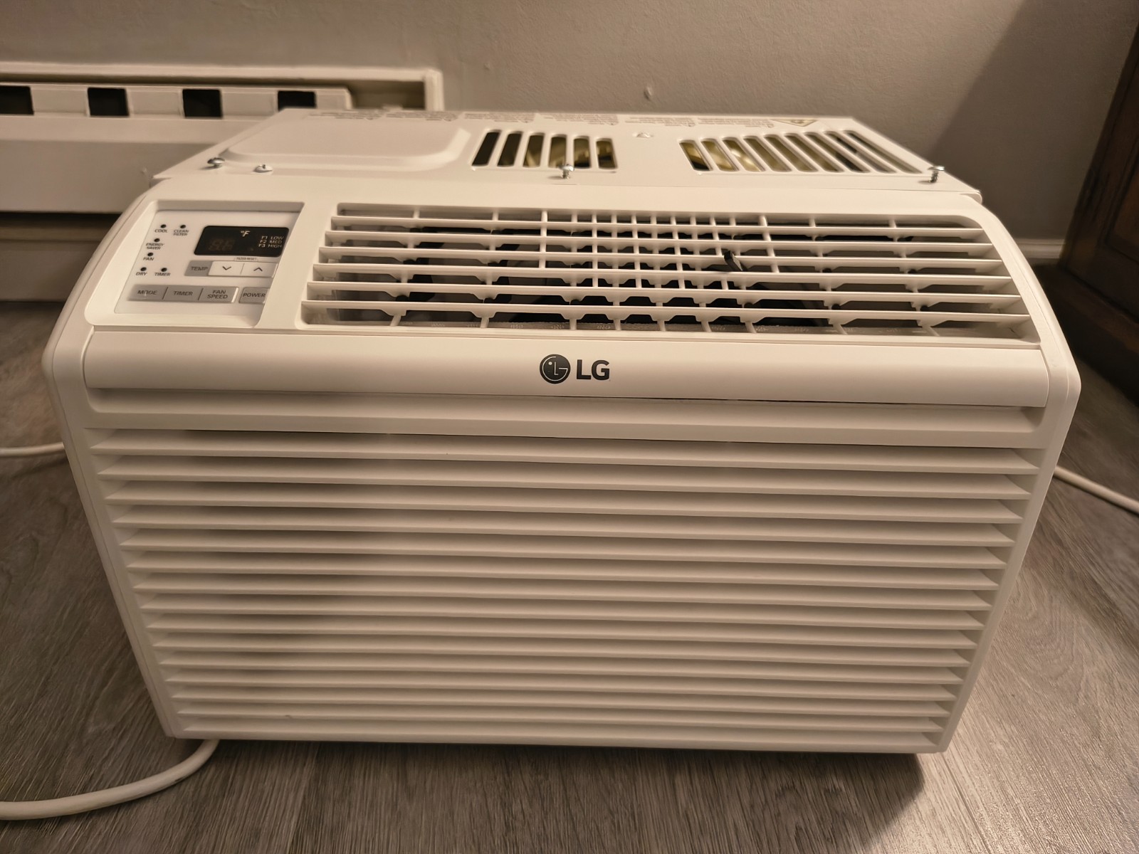 LG Window Air Conditioner with Remote Control – White (LW6017R) [Slightly used]