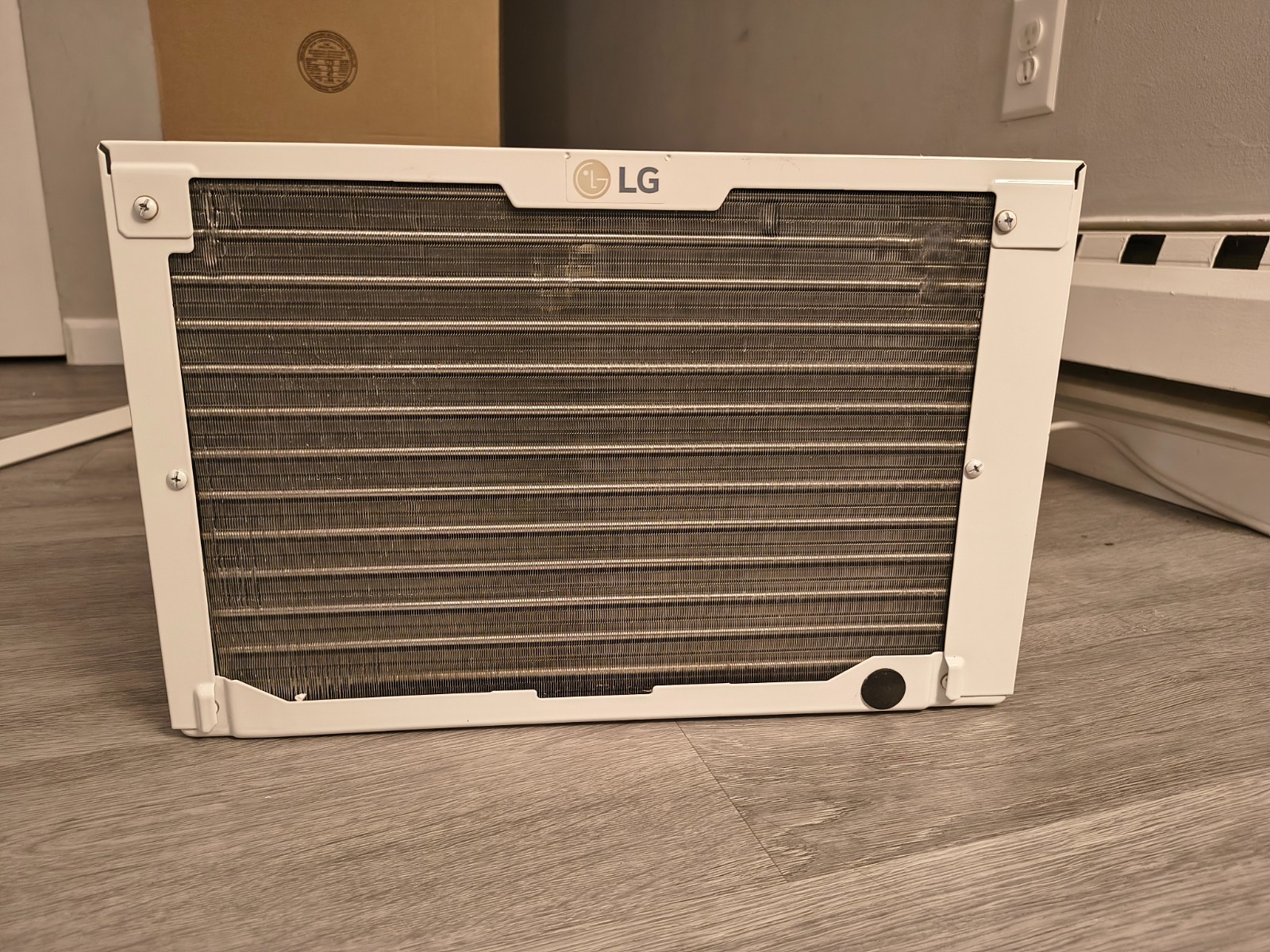 LG Window Air Conditioner with Remote Control – White (LW6017R) [Slightly used]