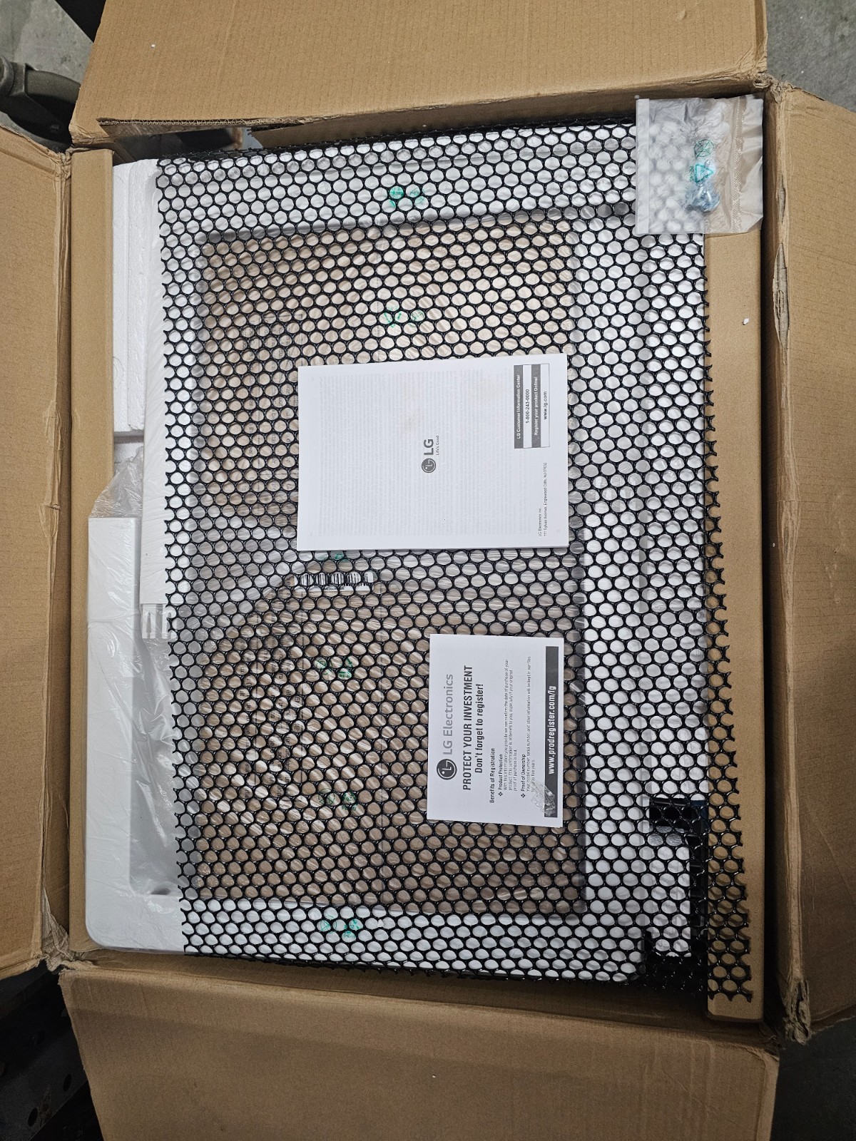 LG LT0816CER 8000 BTU Through Wall Air Conditioner, for Rooms up to 330 Sq. Ft.